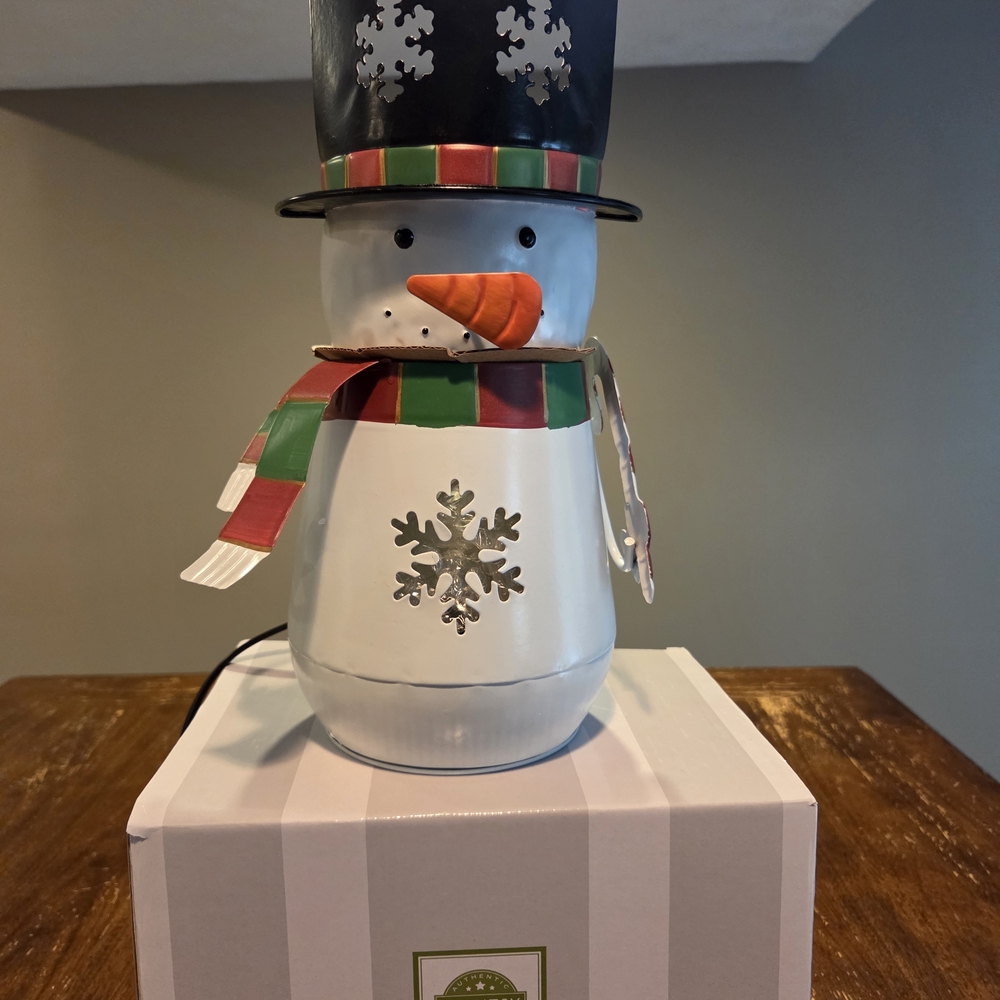 Scentsy Snowman Decor Warmer